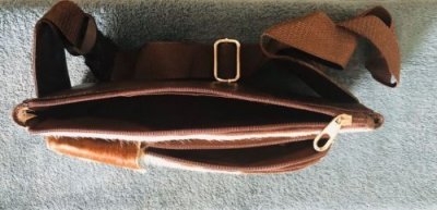 Cowhide fanny bag main zipper compartment
