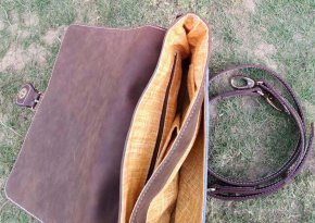 Vintage Leather Messenger Bag image 2