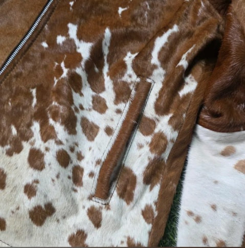 Open welt pocket detail on men's cowhide jacket