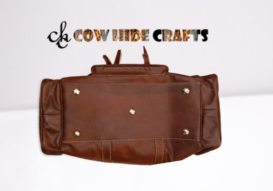 Leather weekender holdall metal rivet base feet
