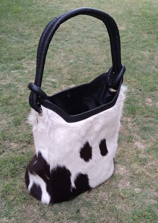 Women cowhide bucket bag black white