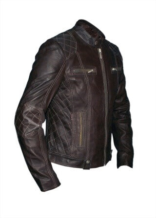 Zipper closure and outside pockets on quilted leather jacket